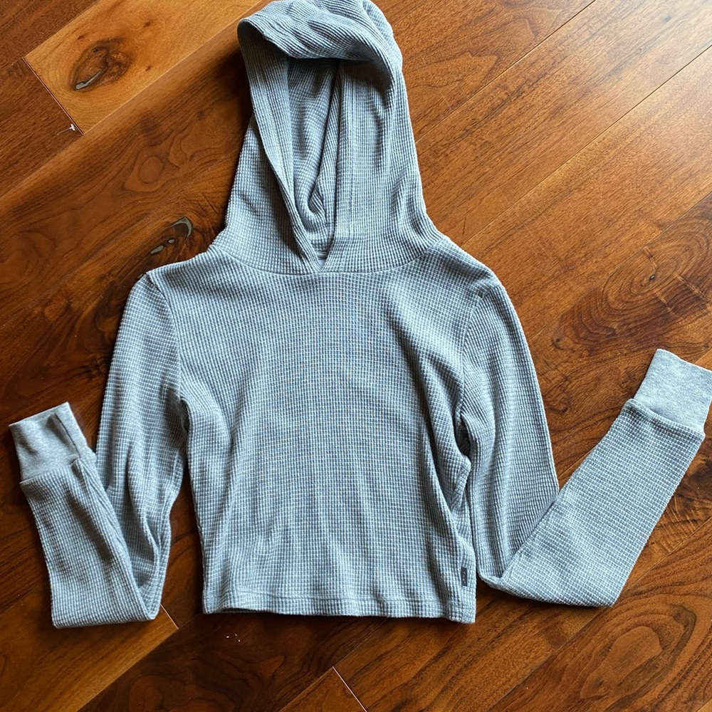 Aritzia grey waffle long sleeve size S